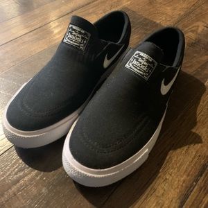 Boys Nikes - BRAND NEW